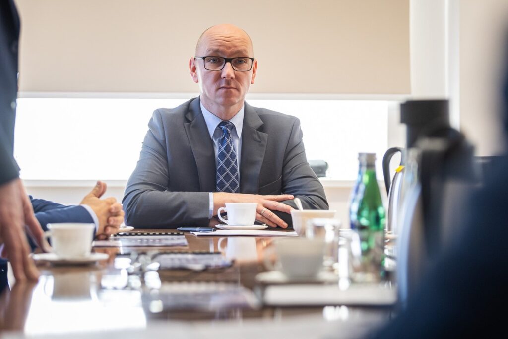 Spotkanie w sprawie przebiegu kolei dużych prędkości, fot. Szymon Zdzieblo/tarantoga.pl dla UMWKP