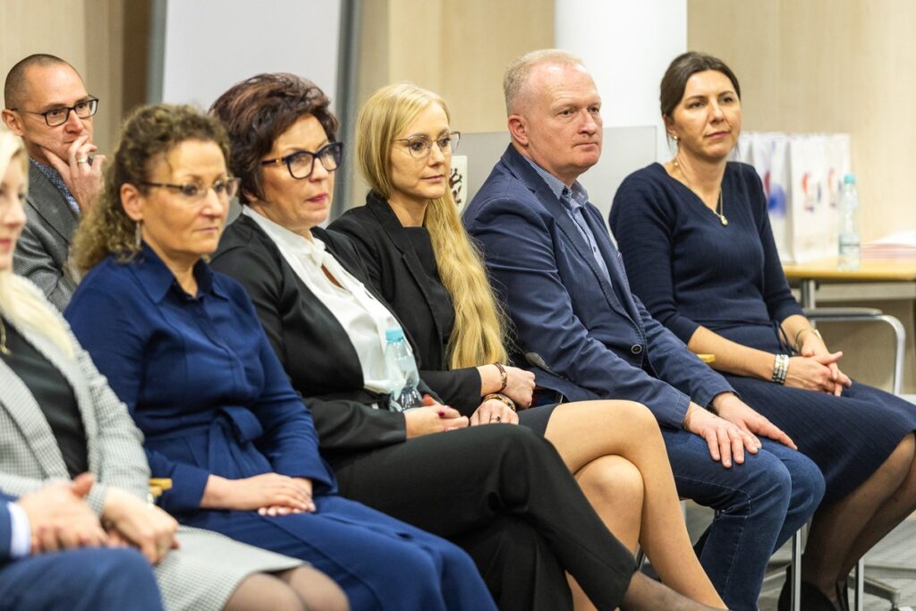 Wręczenie umów PROW, 9 listopada 2023, fot. Szymon Zdziebło/tarantoga.pl dla UMWKP