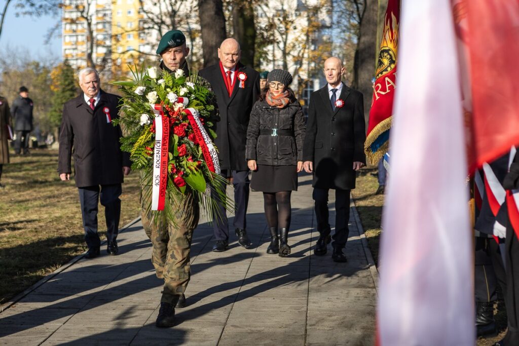 Wojewódzkie obchody Narodowego Święta Niepodległości w Toruniu, fot. Szymon Zdziebło/tanantoga.pl dla UMWKP