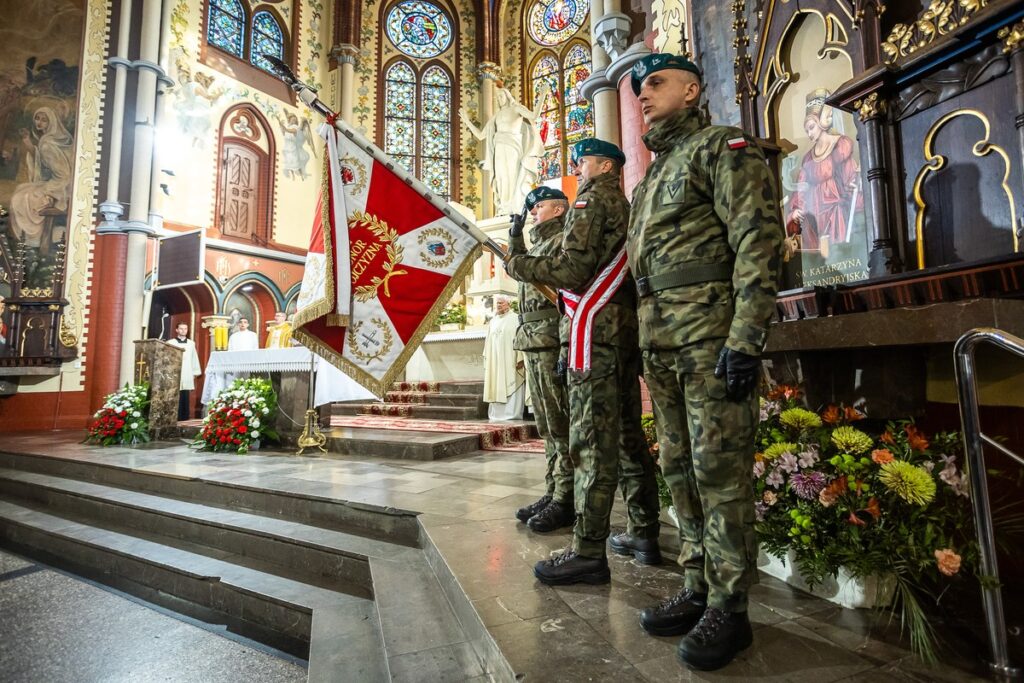 Wojewódzkie obchody Narodowego Święta Niepodległości w Toruniu, fot. Szymon Zdziebło/tanantoga.pl dla UMWKP