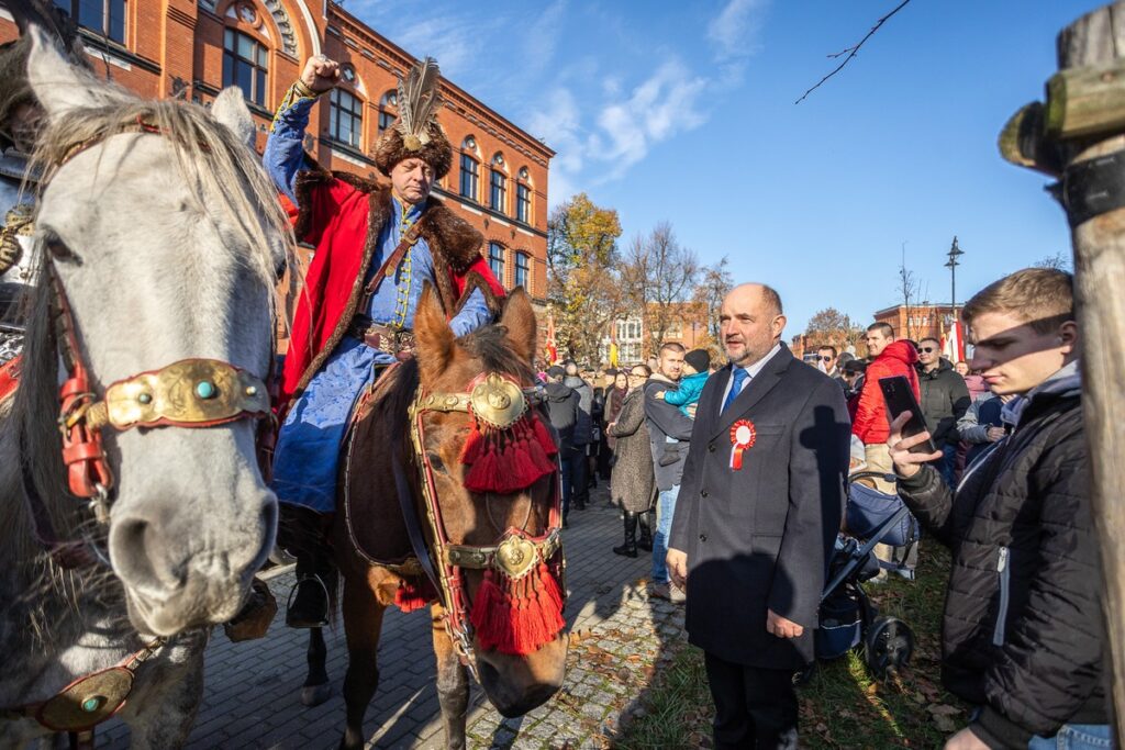 Wojewódzkie obchody Narodowego Święta Niepodległości w Toruniu, fot. Szymon Zdziebło/tanantoga.pl dla UMWKP