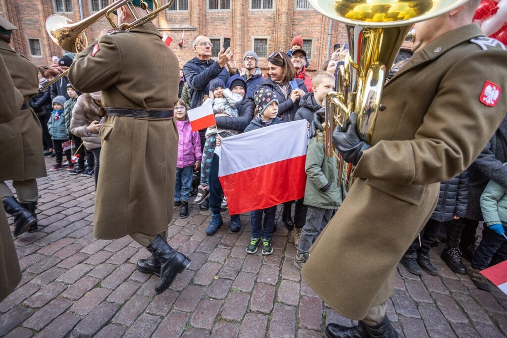 Wojewódzkie obchody Narodowego Święta Niepodległości w Toruniu, fot. Szymon Zdziebło/tanantoga.pl dla UMWKP