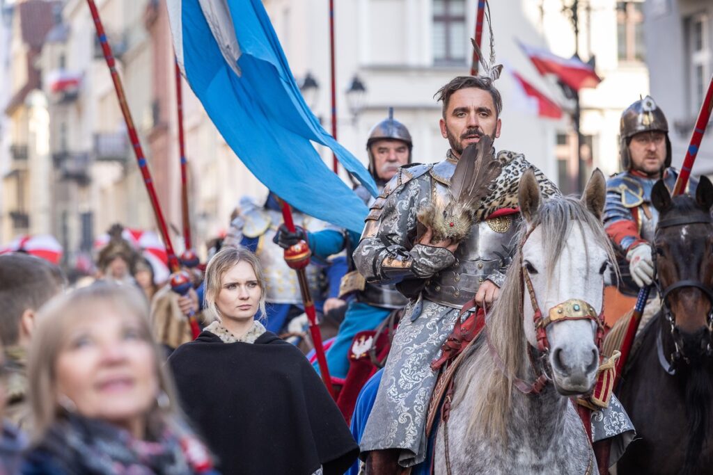 Wojewódzkie obchody Narodowego Święta Niepodległości w Toruniu, fot. Szymon Zdziebło/tanantoga.pl dla UMWKP