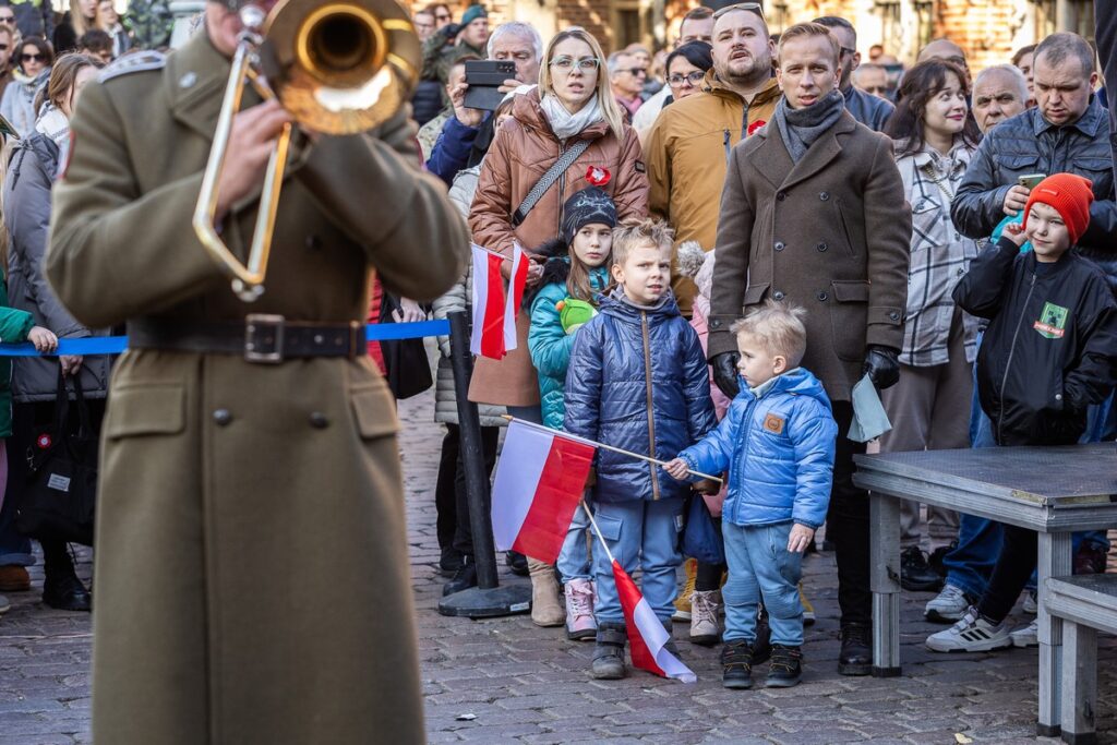Wojewódzkie obchody Narodowego Święta Niepodległości w Toruniu, fot. Szymon Zdziebło/tanantoga.pl dla UMWKP