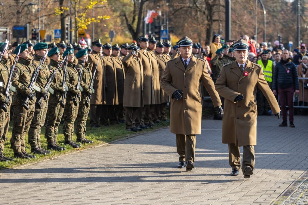 Wojewódzkie obchody Narodowego Święta Niepodległości w Toruniu, fot. Szymon Zdziebło/tanantoga.pl dla UMWKP