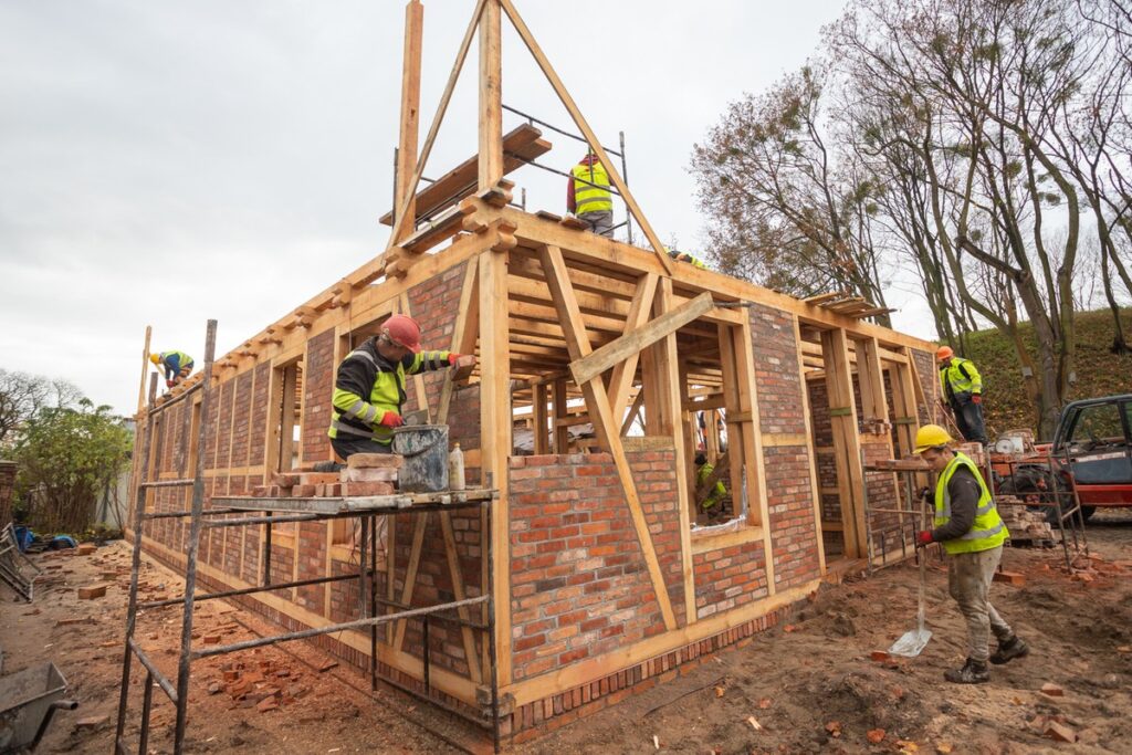 Odbudowa domu Grossówny zakończy się w pierwszym kwartale 2024 roku fot. Mikołaj Kuras dla UMWKP