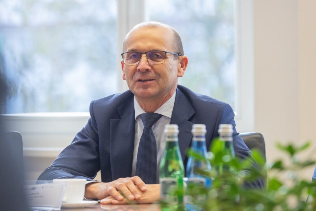 Podpisanie porozumień z Tucholskim Związkiem Powiatowo-Gminnym i Stowarzyszeniem OPPT Wąbrzeźna, fot. Mikołaj Kuras dla UMWKP