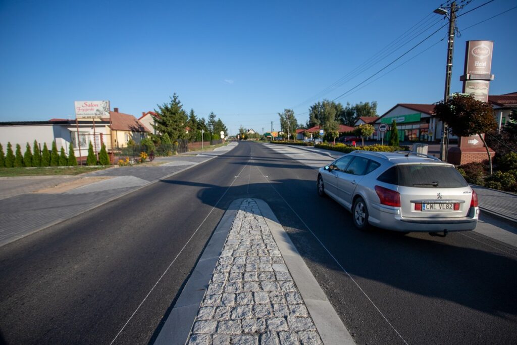 Zmodernizowana droga województwa nr 265, fot. Mikołaj Kuras dla UMWKP