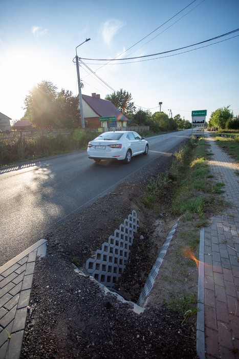 Zmodernizowana droga województwa nr 265, fot. Mikołaj Kuras dla UMWKP