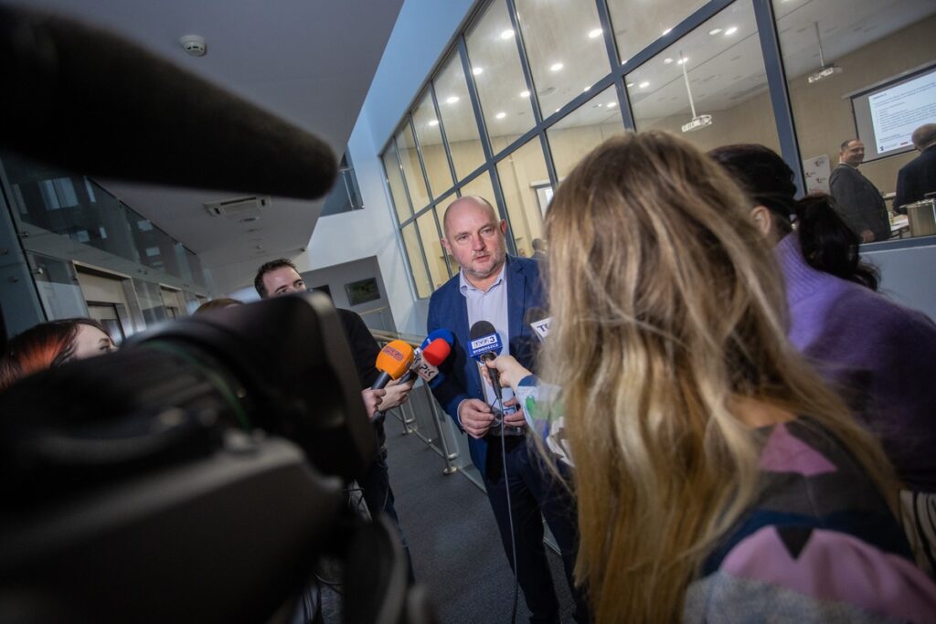 Podpisanie porozumień w sprawie udziału w projekcie „Dwujęzyczne przedszkolaki”, fot. Mikołaj Kuras dla UMWKP