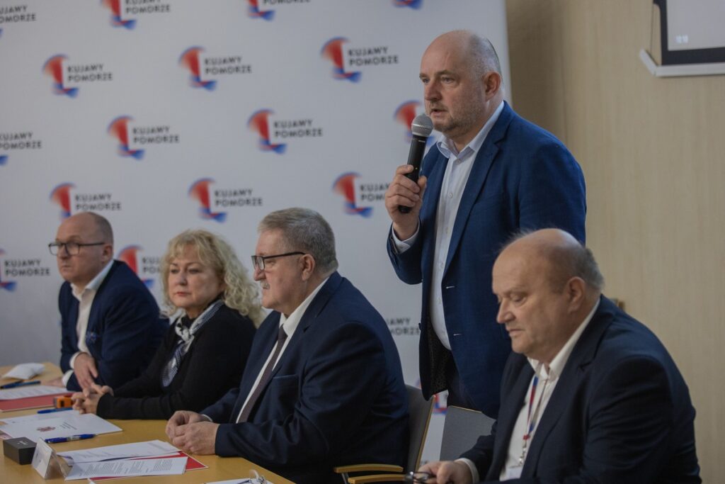 Podpisanie porozumień w sprawie udziału w projekcie „Dwujęzyczne przedszkolaki”, fot. Mikołaj Kuras dla UMWKP