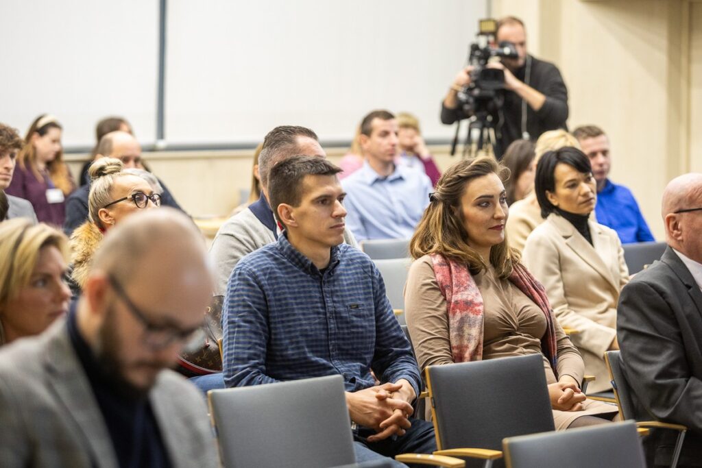 Wręczenie umów PROW, fot. Szymon Zdziebło/tarantoga.pl dla UMWKP