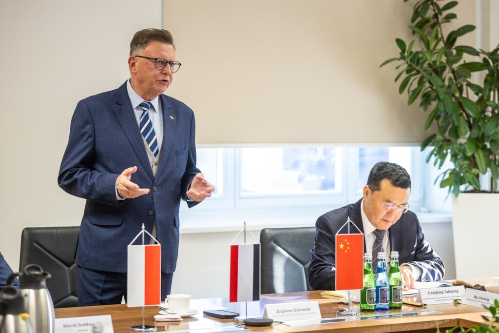 Spotkanie z oficjalną delegacją chińskiej prowincji Hubei, fot. Szymon Zdzebło/tarantoga.pl dla UMWKP