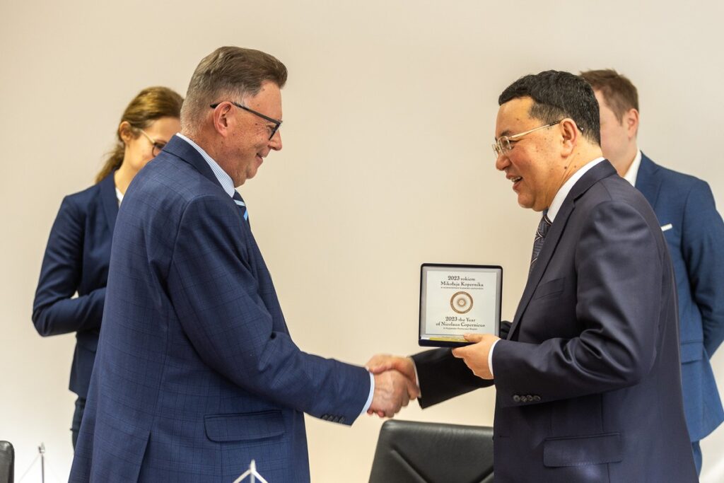 Spotkanie z oficjalną delegacją chińskiej prowincji Hubei, fot. Szymon Zdzebło/tarantoga.pl dla UMWKP