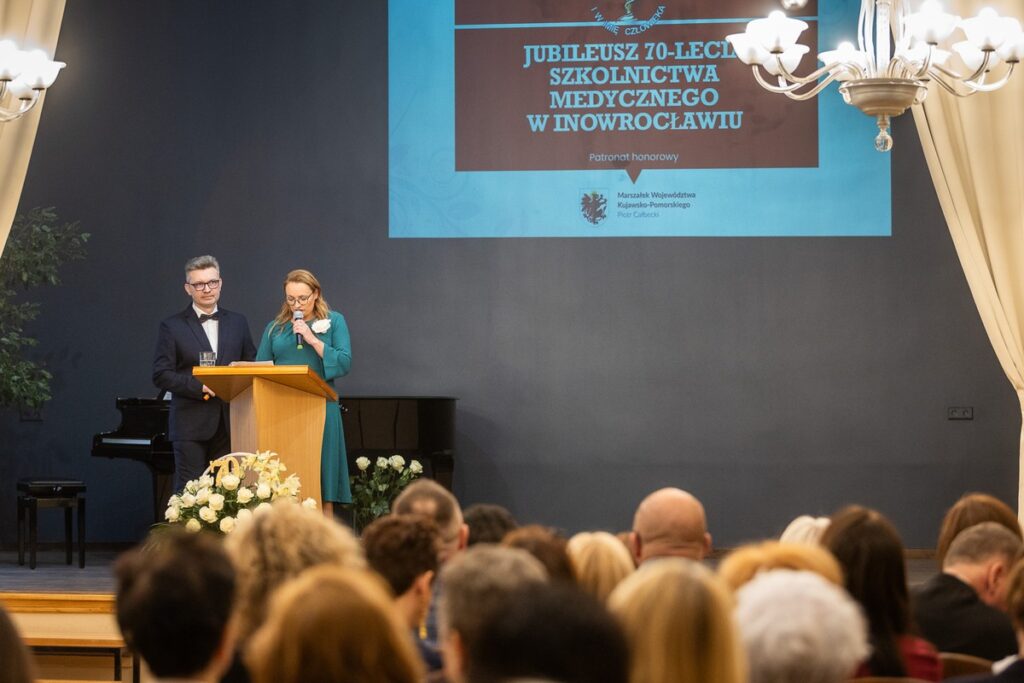 23.11.2023 - 70-lecie Medyczno-Społecznego Centrum Kształcenia Zawodowego i Ustawicznego w Inowrocławiu, fot. Szymon Zdziebło tarantoga.pl