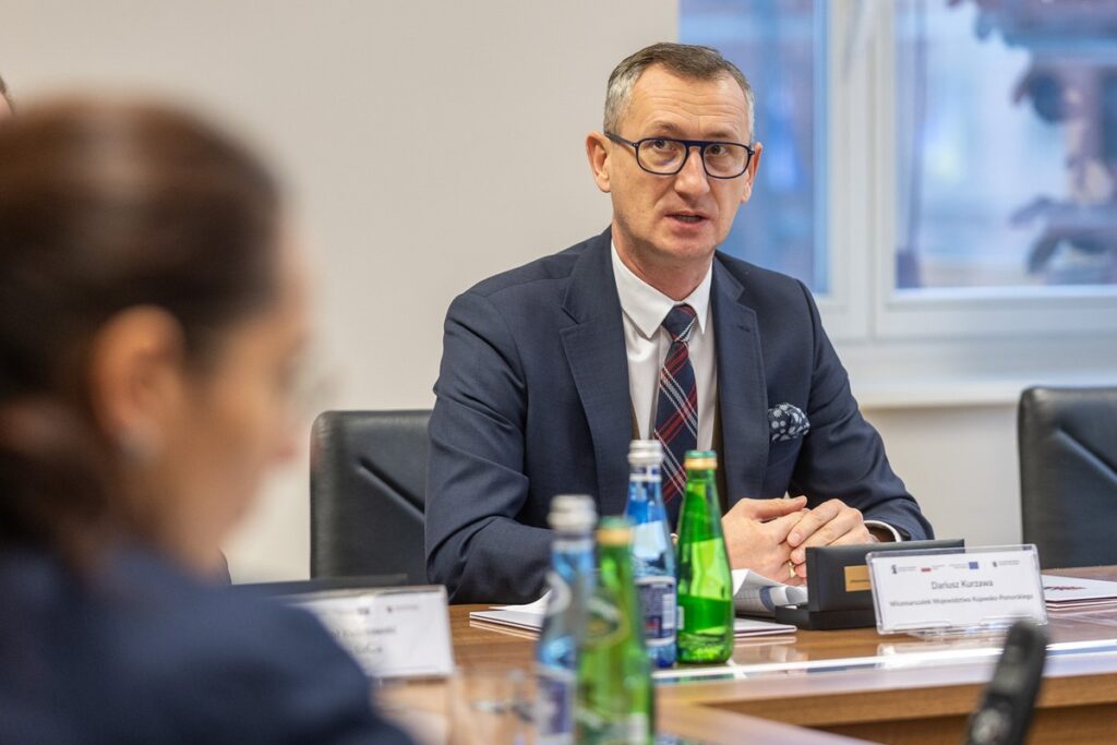 Podpisanie porozumień OPPT Świecia i OPPT Powiatu Mogileńskiego, fot. Szymon Zdziebło/tarantoga.pl dla UMWKP