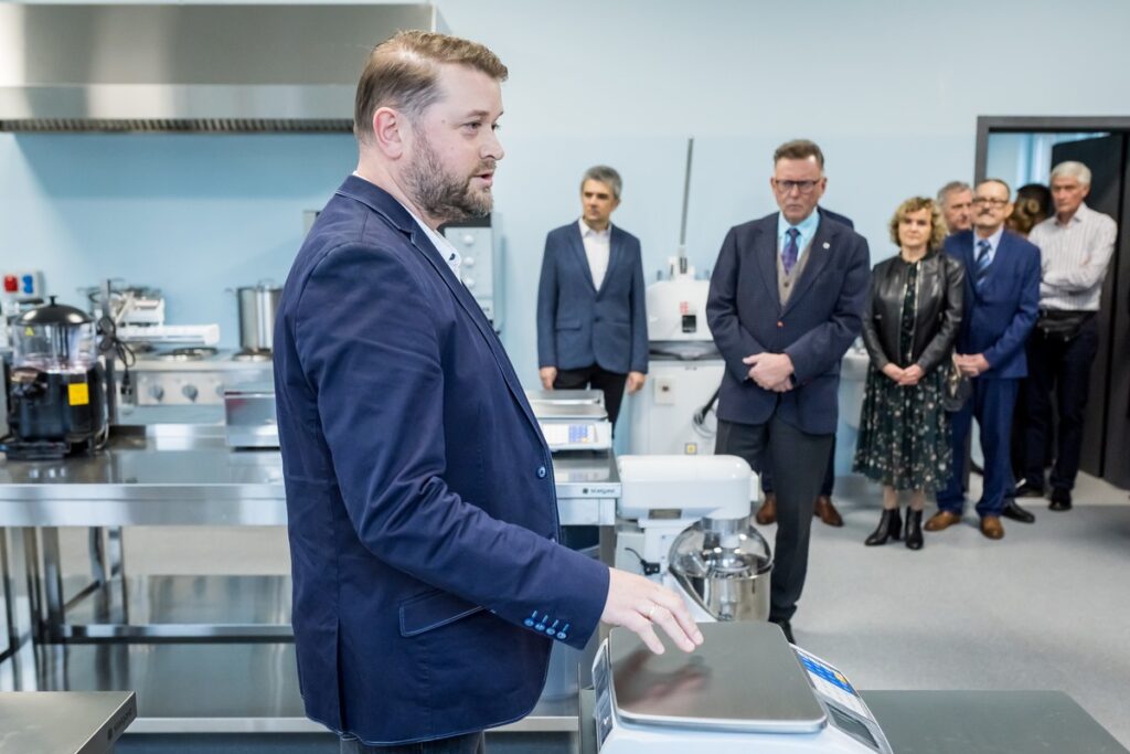 Otwarcie budynku Kujawsko-Pomorskiego Centrum Kształcenia Zawodowego w Bydgoszczy, fot. Tomasz Czachorowski/eventphoto.com.pl dla UMWKP