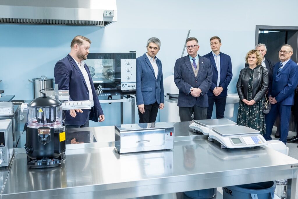 Otwarcie budynku Kujawsko-Pomorskiego Centrum Kształcenia Zawodowego w Bydgoszczy, fot. Tomasz Czachorowski/eventphoto.com.pl dla UMWKP