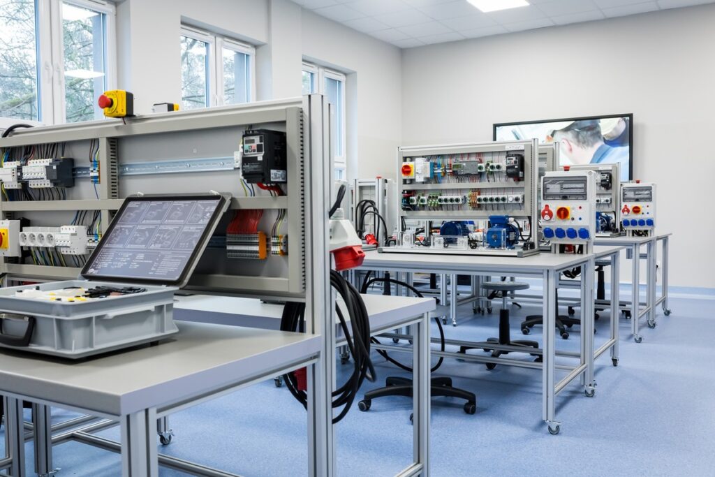 Otwarcie budynku Kujawsko-Pomorskiego Centrum Kształcenia Zawodowego w Bydgoszczy, fot. Tomasz Czachorowski/eventphoto.com.pl dla UMWKP