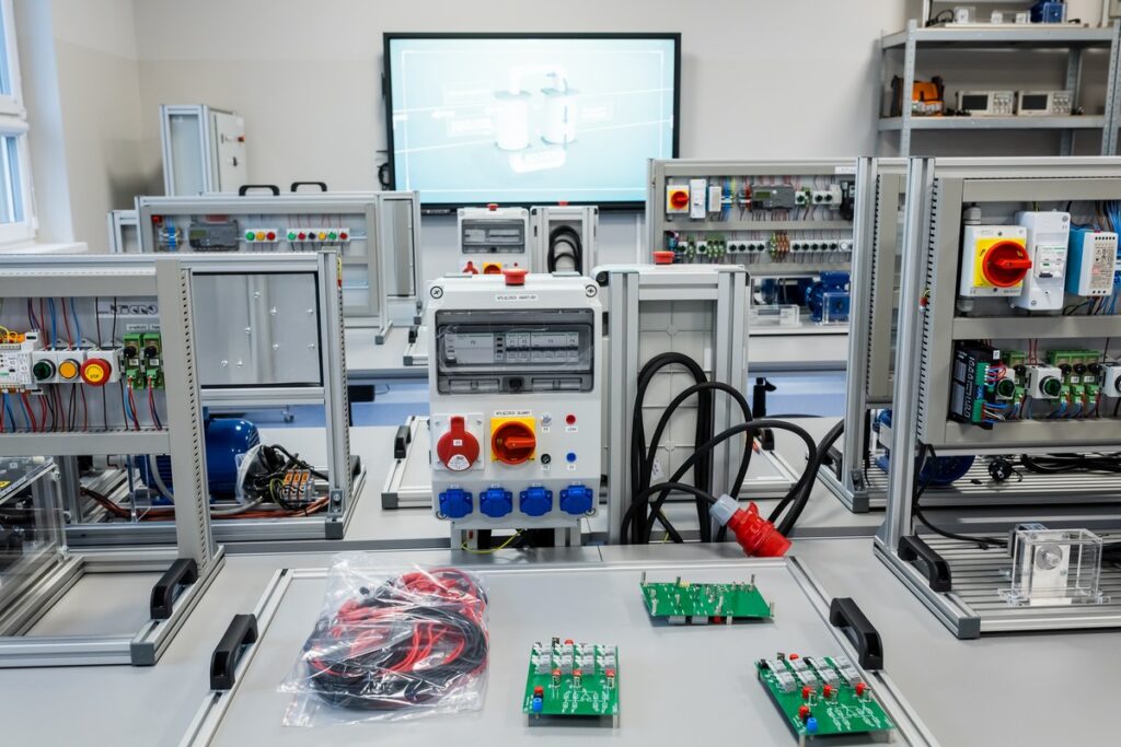 Otwarcie budynku Kujawsko-Pomorskiego Centrum Kształcenia Zawodowego w Bydgoszczy, fot. Tomasz Czachorowski/eventphoto.com.pl dla UMWKP