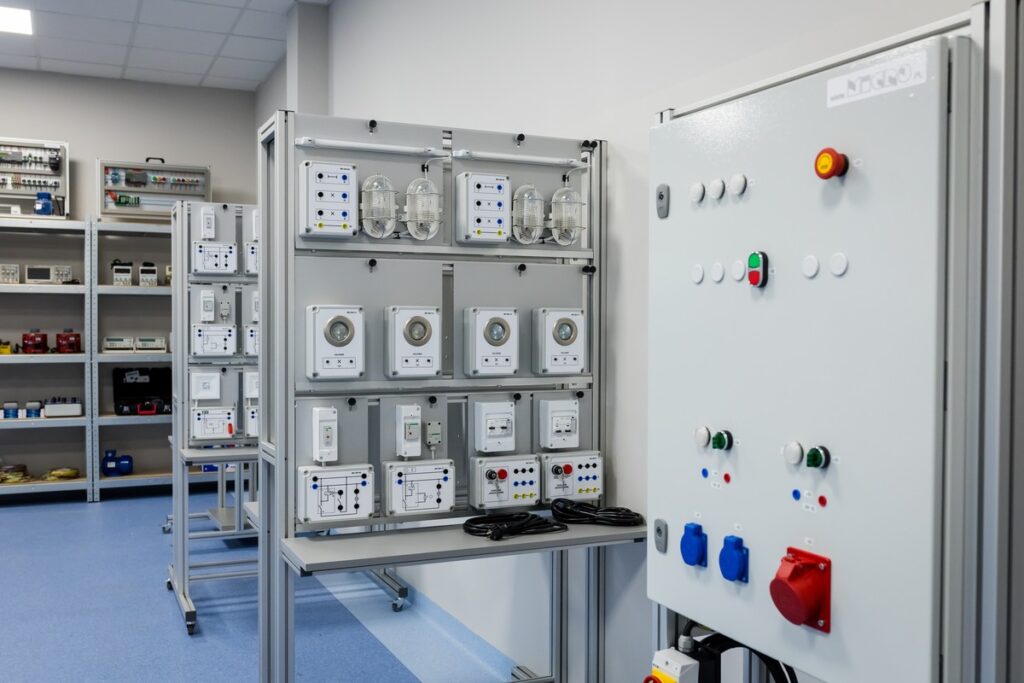 Otwarcie budynku Kujawsko-Pomorskiego Centrum Kształcenia Zawodowego w Bydgoszczy, fot. Tomasz Czachorowski/eventphoto.com.pl dla UMWKP