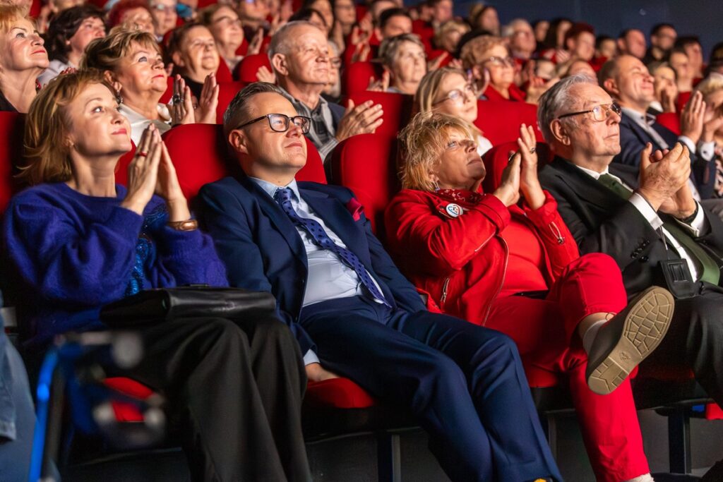 Wręczenie nagród w IV Barć Film Festiwal w Barcinie, fot. Szymon Zdziebło/tarantoga.pl dla UMWKP