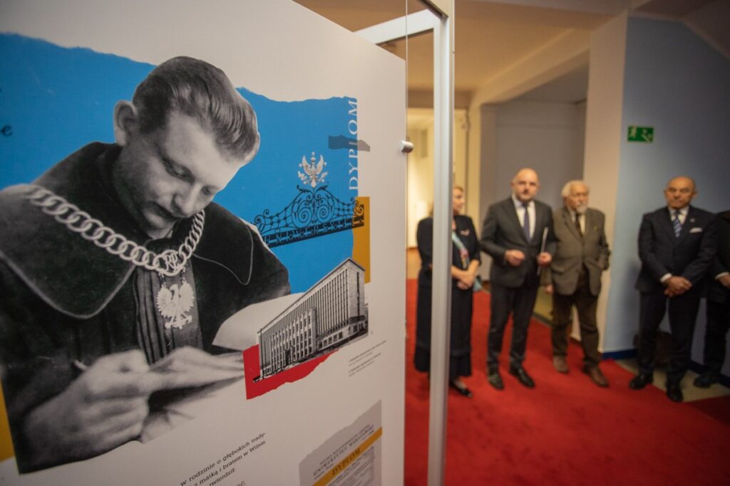 Otwarcie wystawy poświęconej prof. Salmonowiczowi, fot. Mikołaj Kuras dla UMWKP