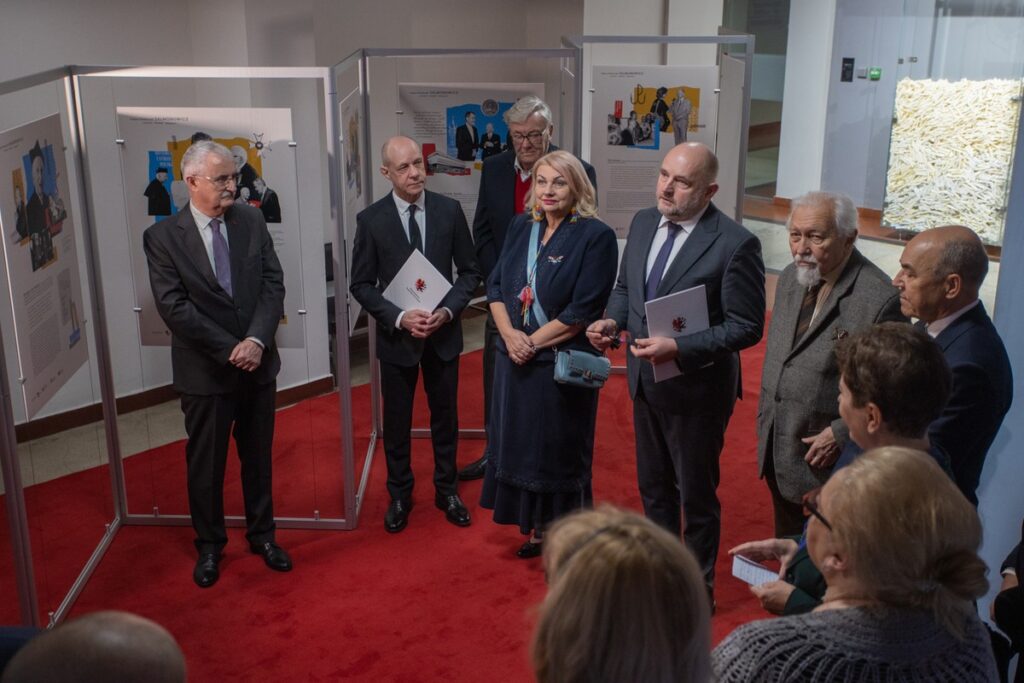 Otwarcie wystawy poświęconej prof. Salmonowiczowi, fot. Mikołaj Kuras dla UMWKP