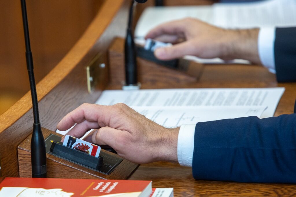 Sesja sejmiku województwa, 27 listopada 2023, fot. Mikołaj Kuras dla UMWKP