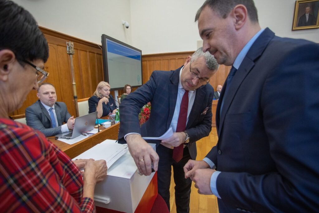 Sesja sejmiku województwa, 27 listopada 2023, fot. Mikołaj Kuras dla UMWKP