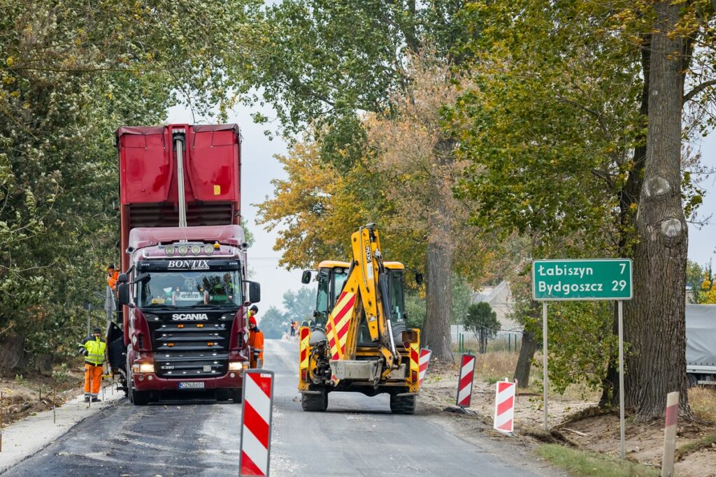 Modernizacja DW 254, fot. Tomasz Czachorowski/eventphoto.com.pl dla UMWKP