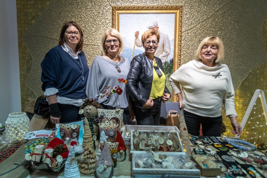 „My też potrafimy” –przedświąteczna wystawa rękodzieła, fot. Szymon Zdziebło/tarantoga.pl dla UMWKP