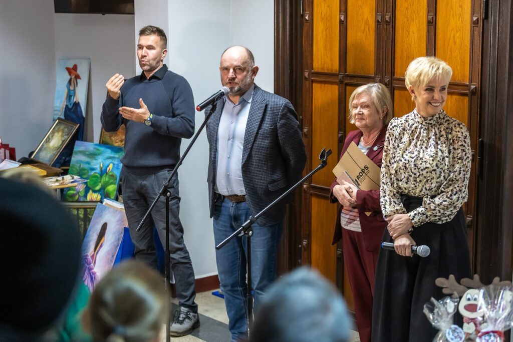 „My też potrafimy” –przedświąteczna wystawa rękodzieła, fot. Szymon Zdziebło/tarantoga.pl dla UMWKP