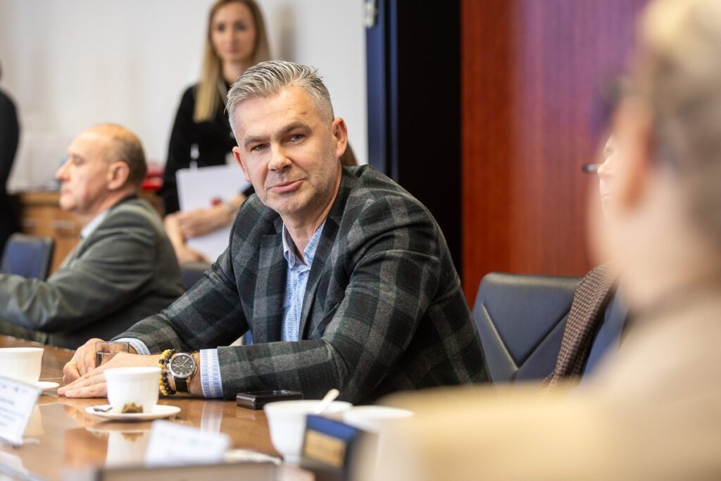 Podpisanie porozumień z OPPT Powiatu Lipnowskiego, Sępólna Krajeńskiego i Nakła nad Notecią, fot. Szymon Zdziebło/tarantoga.pl dla UMWKP