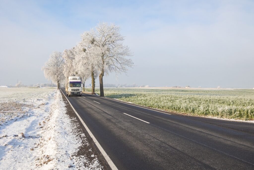 Zmodernizowana DW 546 Łążyn – Rzęczkowo, fot. Mikołaj Kuras dla UMWKP