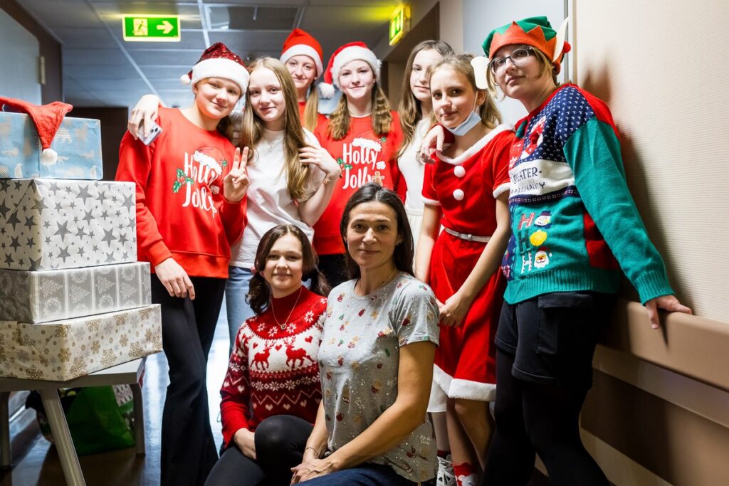 Mikołajkowa akcja „Anioły do mnie wysyłaj” w bydgoskim szpitalu dziecięcym, fot. Tomasz Czachorowski, eventphoto.com.pl dla UMWKP