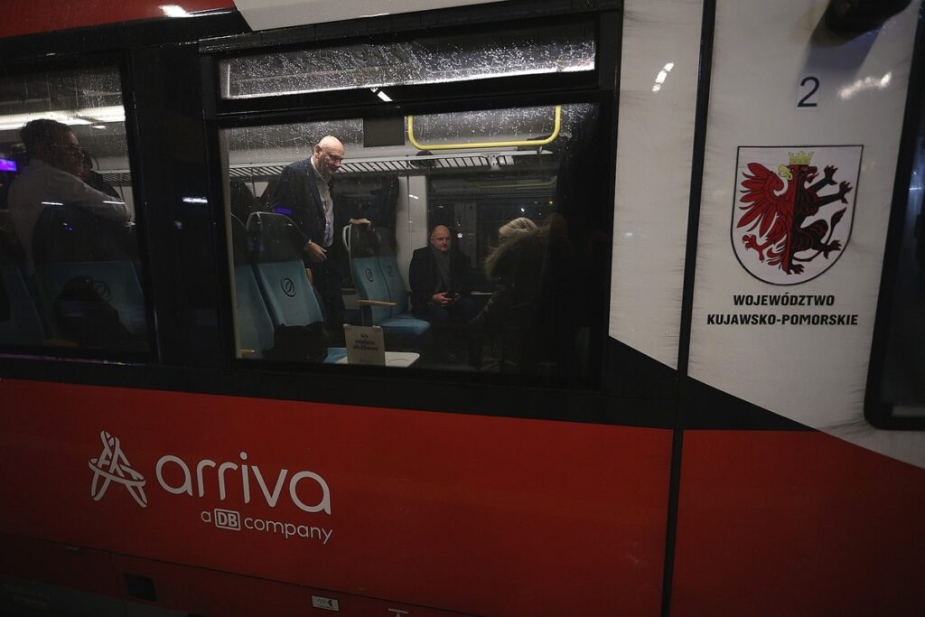 Przejazd inauguracyjny pociągu podmiejskiego Toruń – Czernikowo, fot. Mikołaj Kuras dla UMWKP