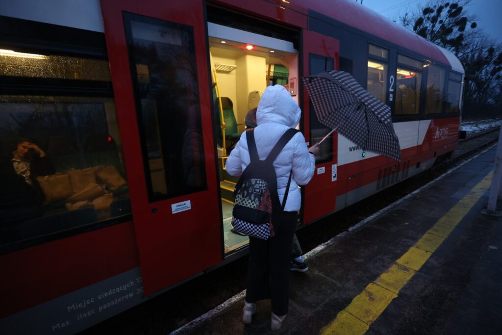 Przejazd inauguracyjny pociągu podmiejskiego Toruń – Czernikowo, fot. Mikołaj Kuras dla UMWKP