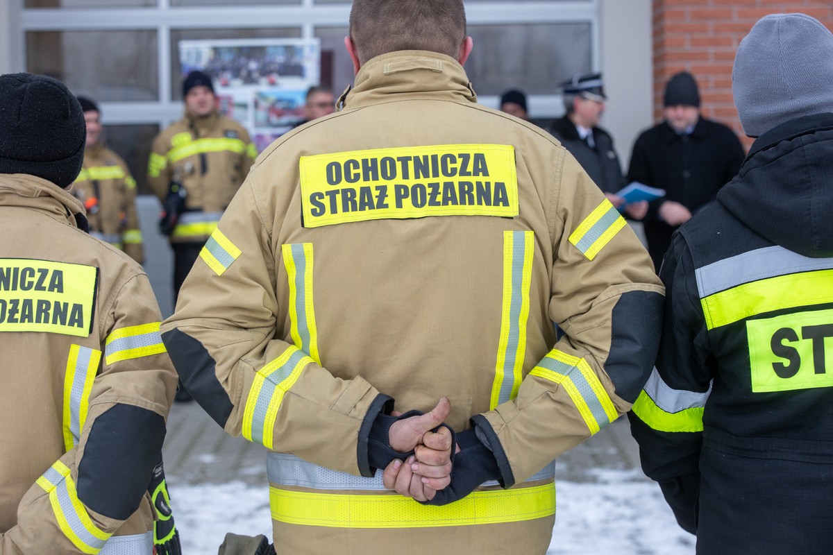 Przekazanie sprzętu jednostkom OSP w Łubiance, fot. Mikołaj Kuras dla UMWKP