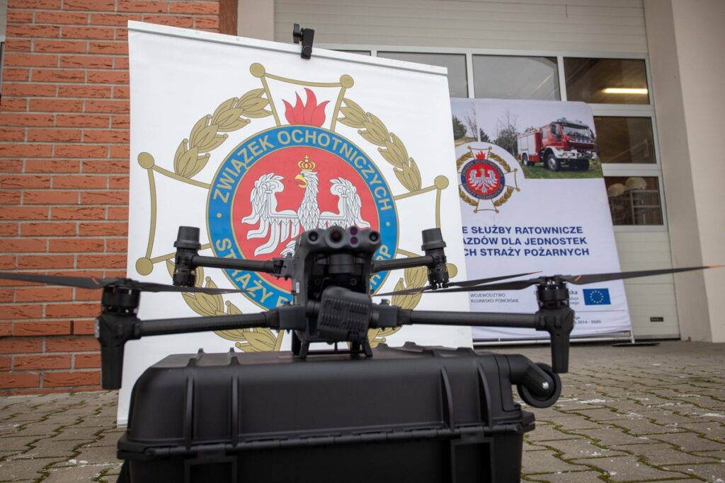 Przekazanie sprzętu jednostkom OSP w Łubiance, fot. Mikołaj Kuras dla UMWKP