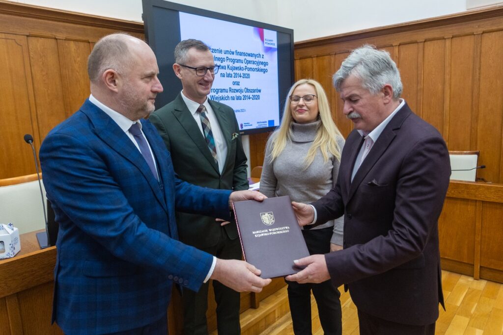 Wręczenie umów RPO i PROW, 11 grudnia 2023, fot. Mikołaj Kuras dla UMWKP