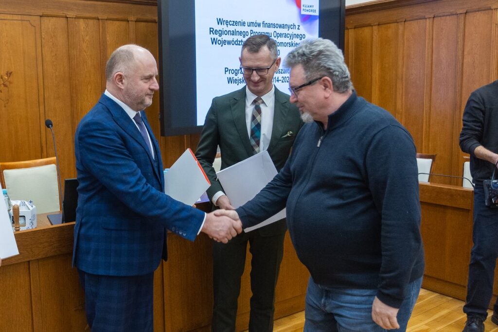 Wręczenie umów RPO i PROW, 11 grudnia 2023, fot. Mikołaj Kuras dla UMWKP