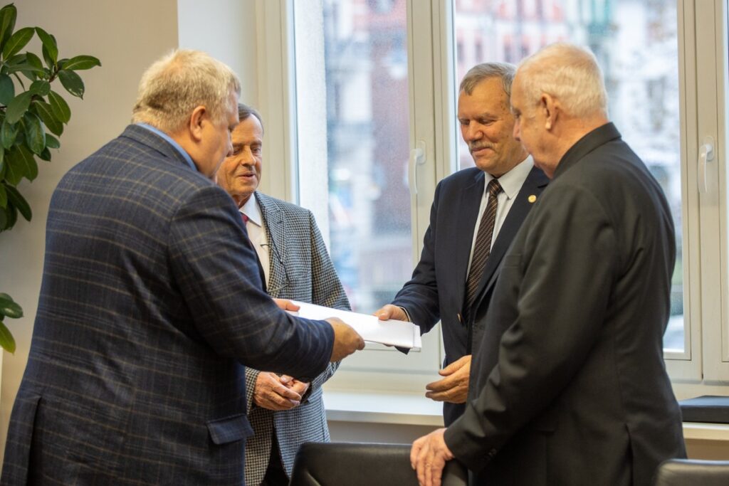 Spotkanie z przedstawicielami związków pszczelarskich, fot. Mikołaj Kuras dla UMWKP