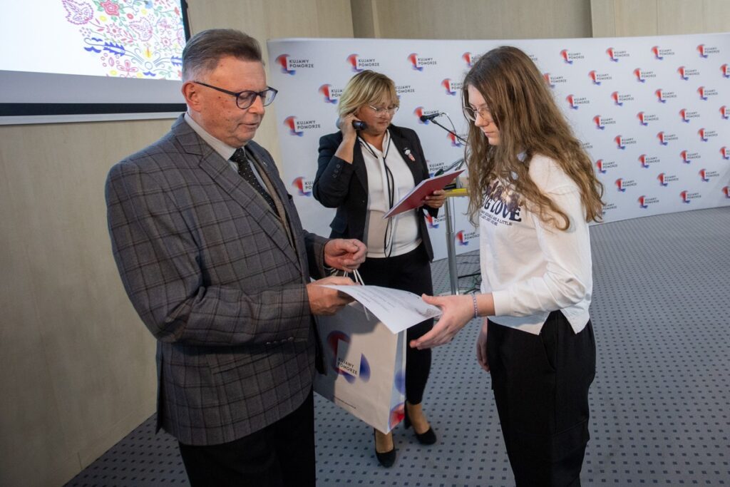 Wręczenie nagród w konkursach gęsinowych. Fot. Mikołaj Kuras dla UMWKP