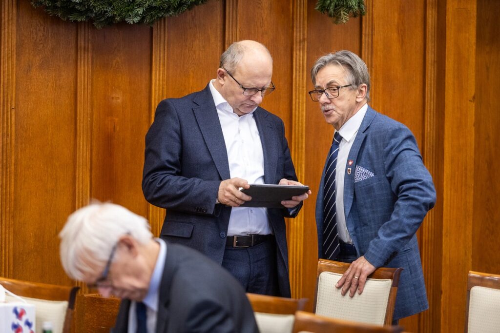 Sesja budżetowa sejmiku województwa, fot. Szymon Zdziebło/tarantoga.pl dla UMWKP