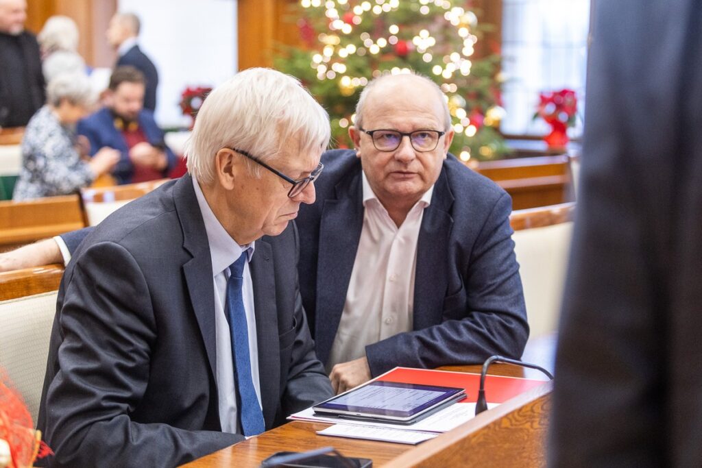 Sesja budżetowa sejmiku województwa, fot. Szymon Zdziebło/tarantoga.pl dla UMWKP