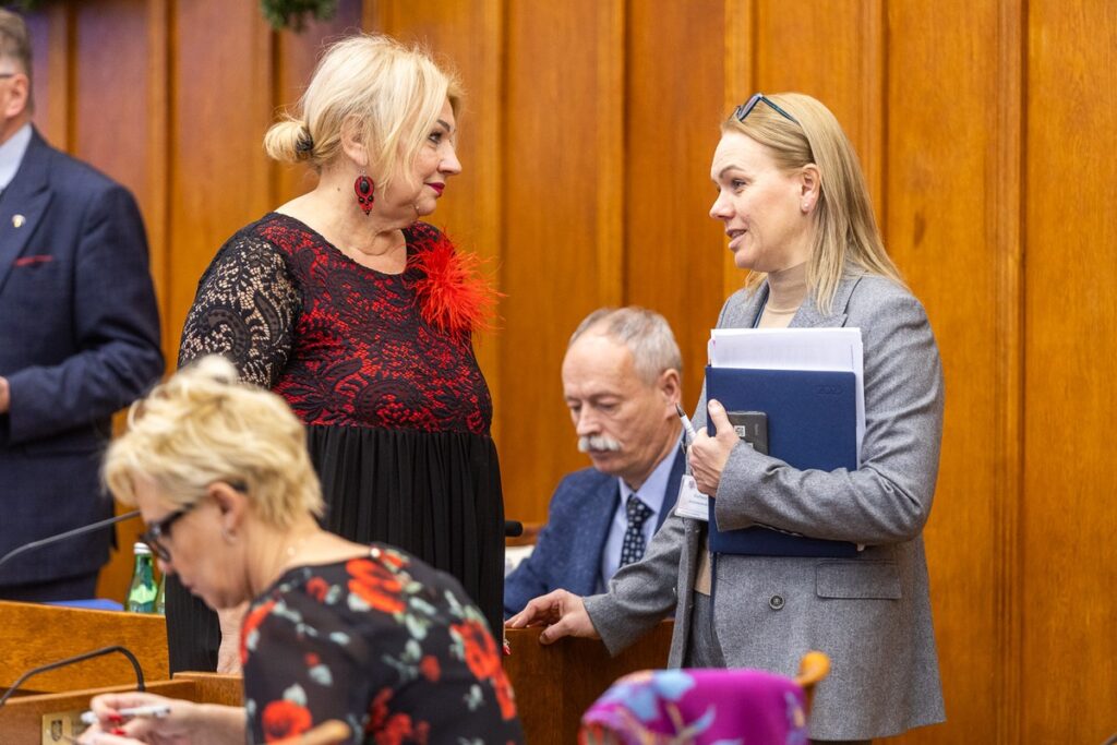 Sesja budżetowa sejmiku województwa, fot. Szymon Zdziebło/tarantoga.pl dla UMWKP