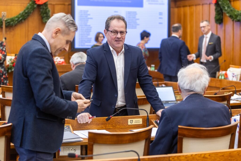 Sesja budżetowa sejmiku województwa, fot. Szymon Zdziebło/tarantoga.pl dla UMWKP