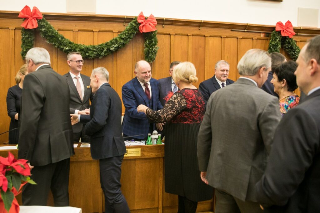 Sejmik uchwalił budżet 2024, fot. Andrzej Goiński/UMWKP