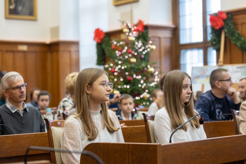 Wręczenie nagród w konkursie literacko-plastycznym o smogu, fot. Mikołaj Kuras dla UMWKP